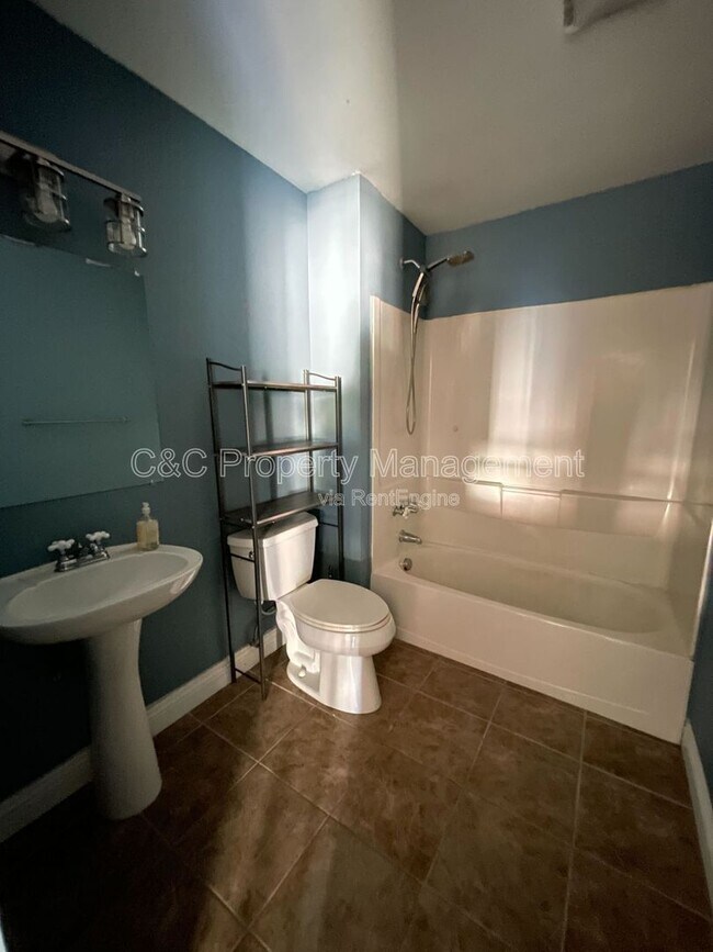 Building Photo - 8075 Caminito de Pizza