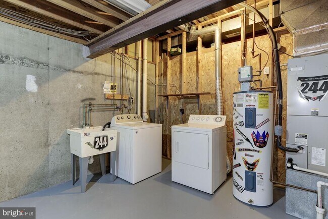 Building Photo - 7118 Eden Brook Dr