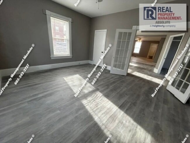 Building Photo - Large First-Floor 3BR Near Downtown Manchester