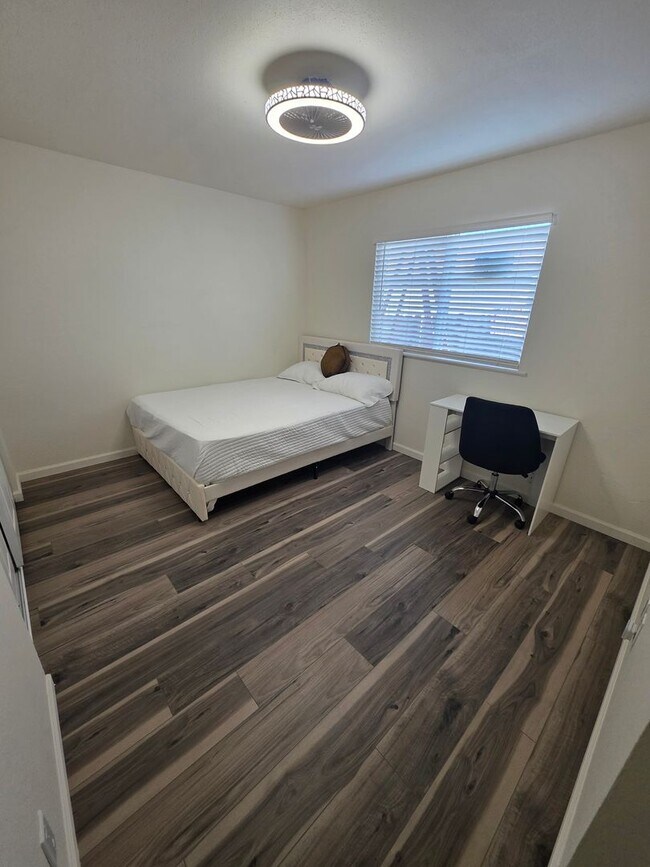 Building Photo - 3 BED 2 BATH HOME IN ANDERSON, ca