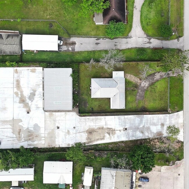 Building Photo - 22316 E Martin Dr