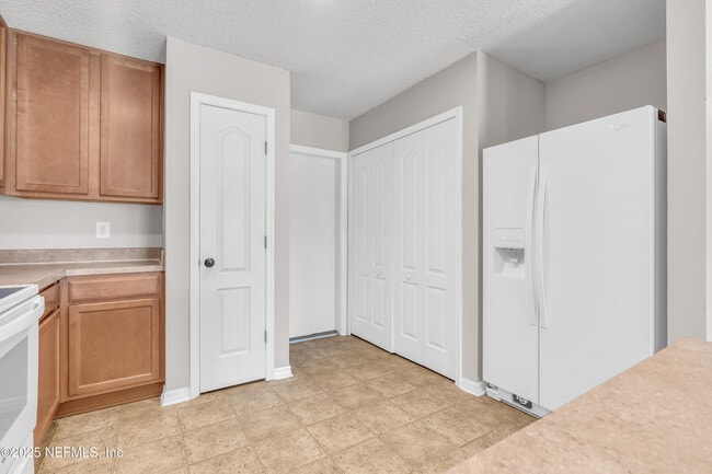 Building Photo - 415 Cabernet Pl