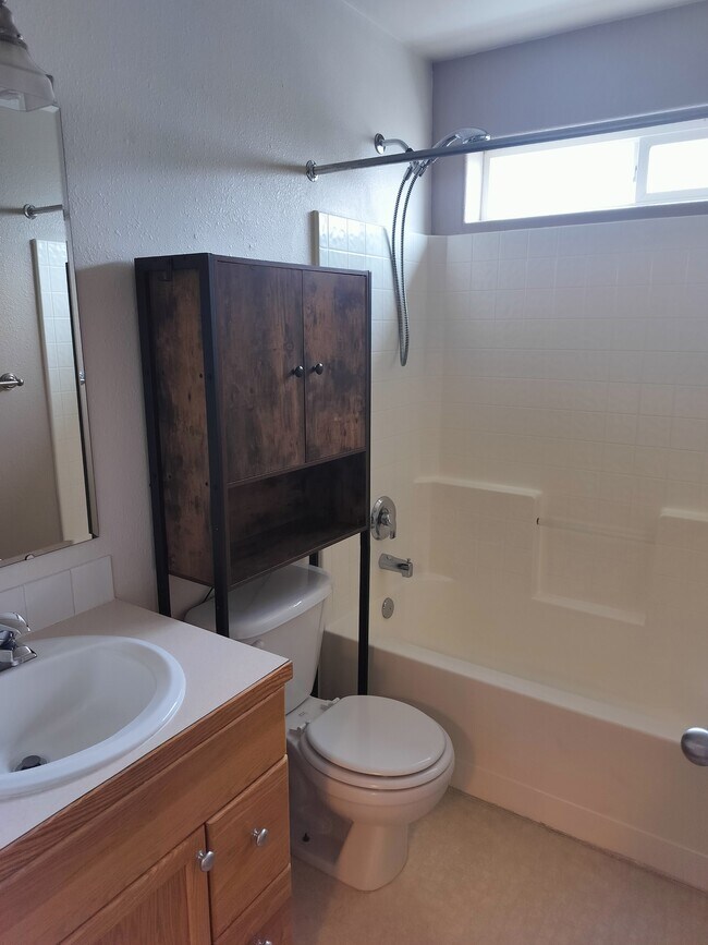 Building Photo - 1415 Chelsey Cir