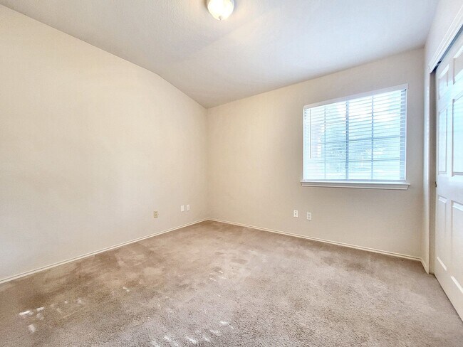 Building Photo - Charming 3BD/2BA Home with Spacious Backyard in Cedar Park