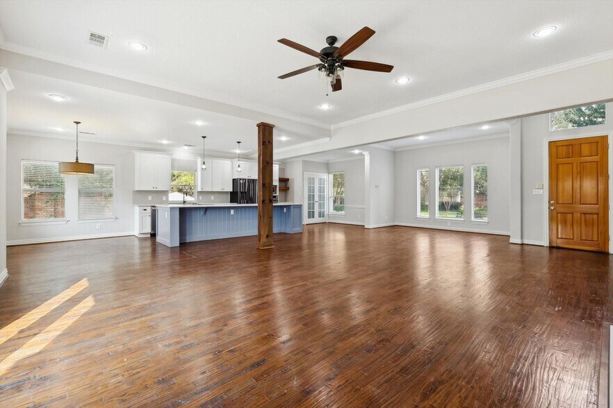 Building Photo - 6043 Fieldstone Dr