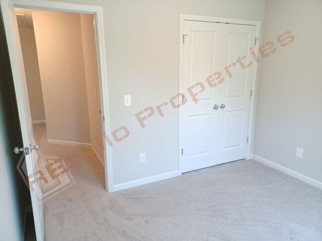 Building Photo - Great news! Application fee will be credited toward your first month’s rent upon lease is execute...