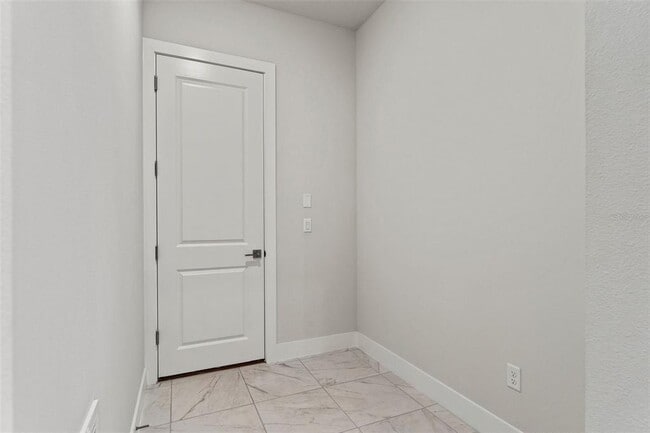 Building Photo - 8541 Ivy Stark Blvd