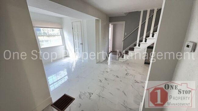 Building Photo - Welcome Home to this 3 Bedroom, 2 Bathroom...