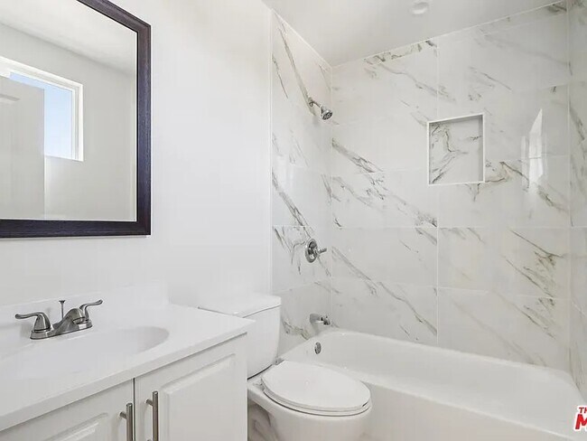 Building Photo - 1677 E 111th St