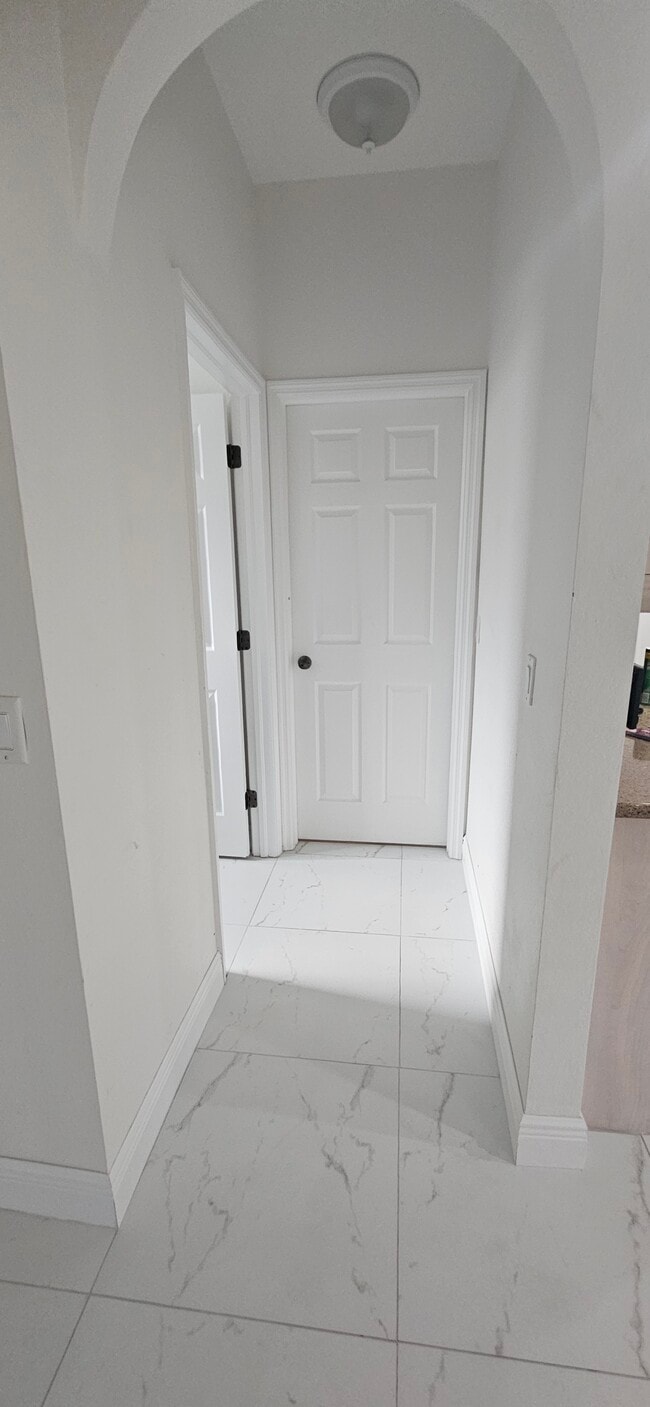 Building Photo - 2851 SW 49th Terrace