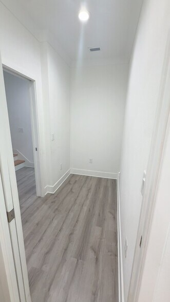 Building Photo - 946 Highland Ave