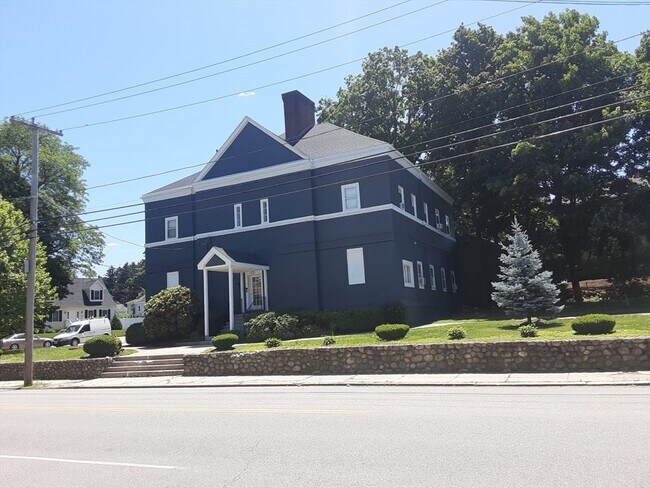 Building Photo - 143 Groveland St