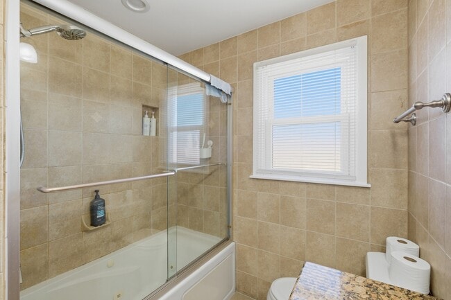 Building Photo - 1506 W Palm Dr