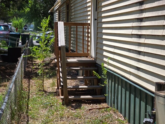 Building Photo - 825 E Ottley Ave