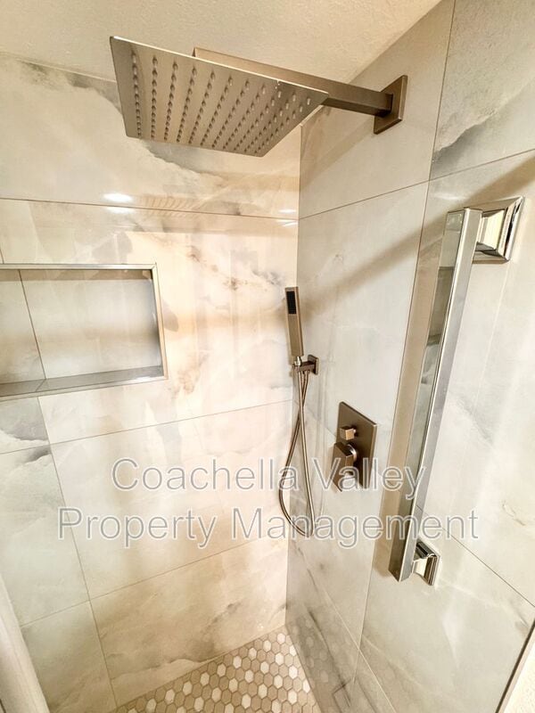 Building Photo - 1655 E Palm Canyon Dr