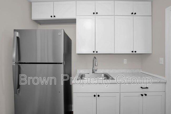 Building Photo - 113 Willborough Ave