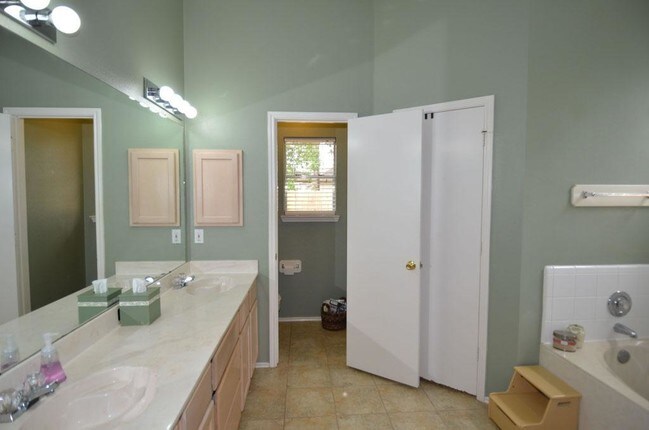 Building Photo - 6207 Highland Branch Dr