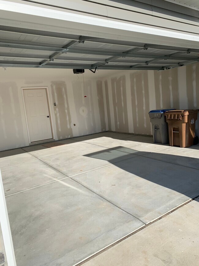 Building Photo - 9052 Tumbleweed Dr