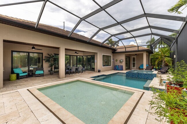 Building Photo - 1823 Cape Coral Pkwy W