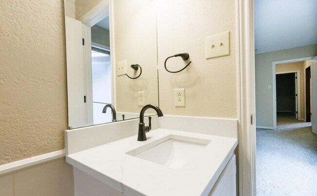 Building Photo - 3406 65th Dr