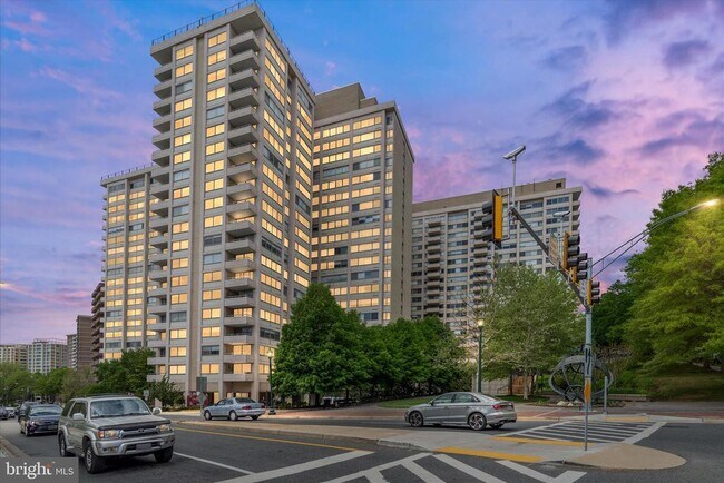 Building Photo - 5500 Friendship Blvd