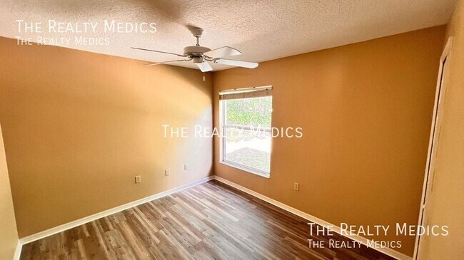 Building Photo - 1481 Woodfern St