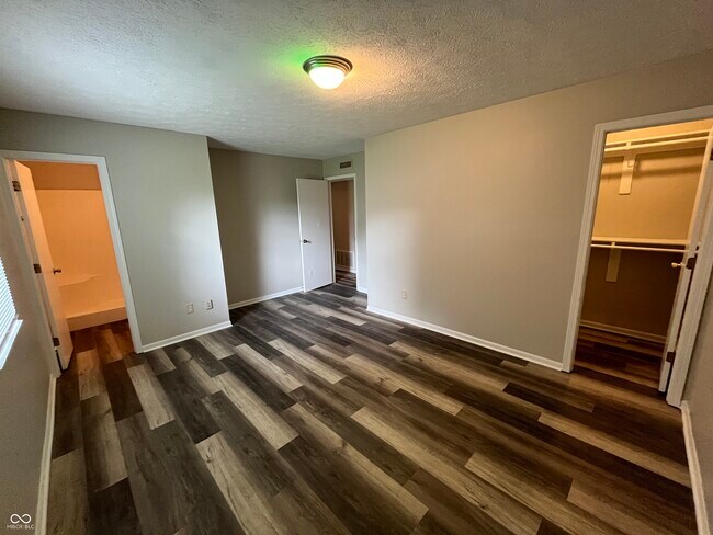 Building Photo - 8114 Jade Ct