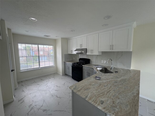 Building Photo - 12827 Waybridge St