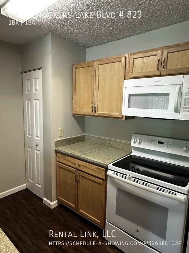 Building Photo - 4032 Crockers Lake Blvd