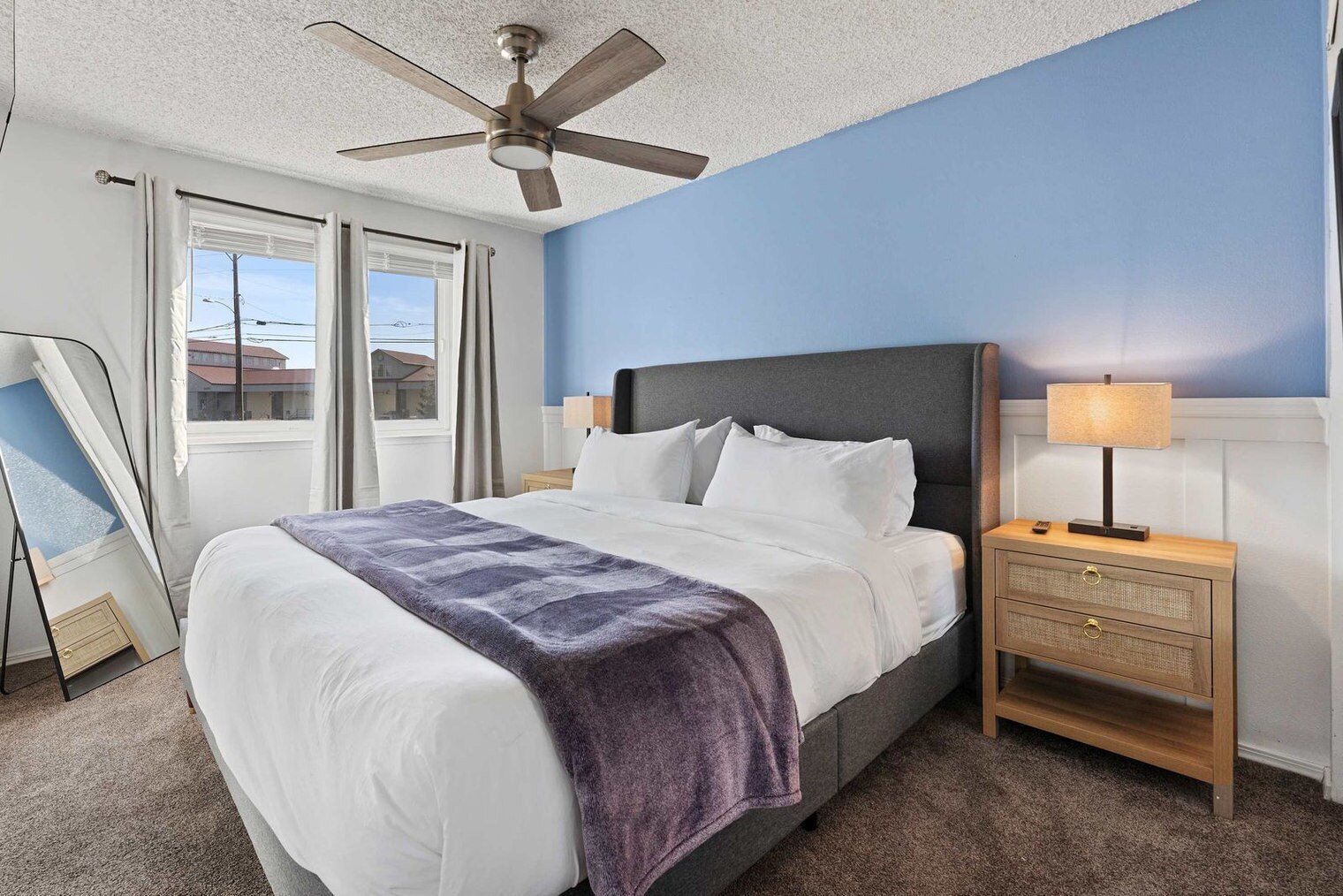 Building Photo - 1191 Los Amigos Dr