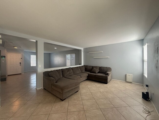Building Photo - West Lancaster 3 bedroom - Available now!