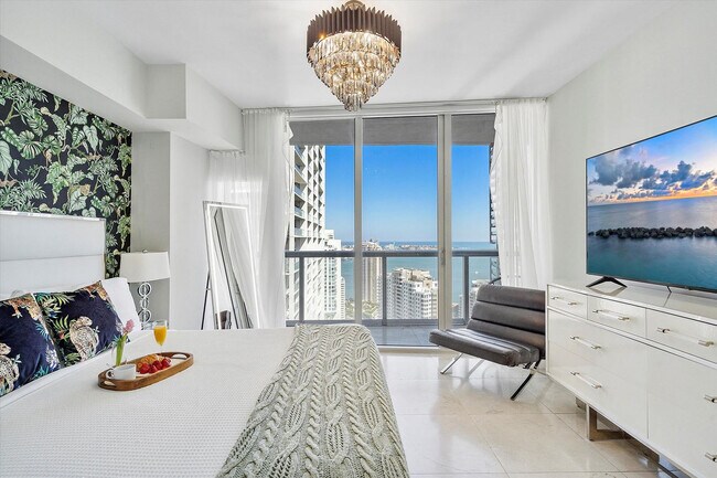 Building Photo - 485 Brickell Ave