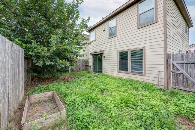 Building Photo - 19030 Bee Line Ct