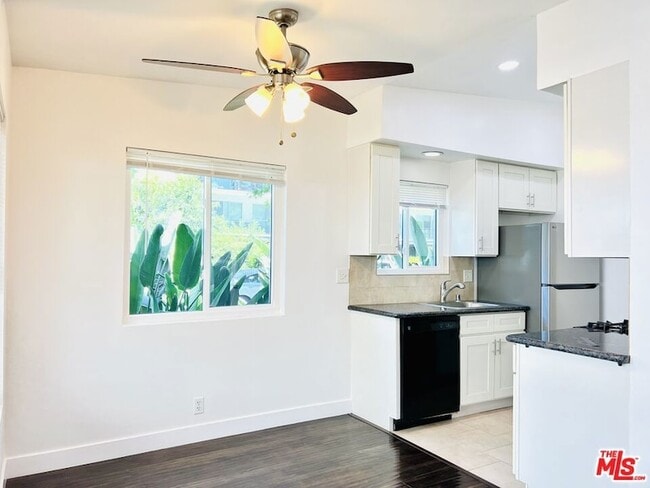 Building Photo - 10936 Hartsook St