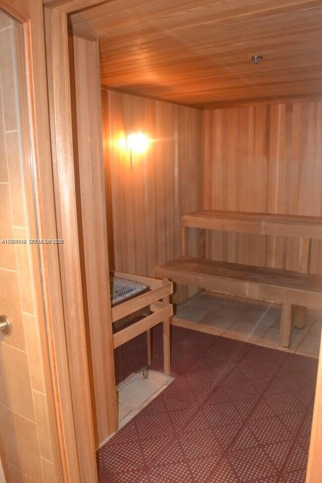 Building Photo - 1861 NW S River Dr