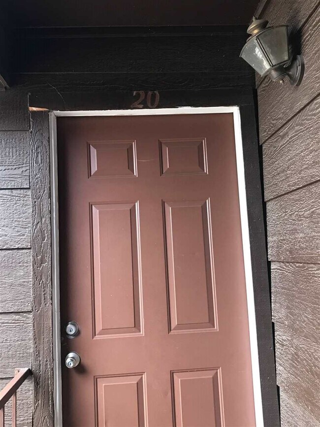 Building Photo - 201 Martingale