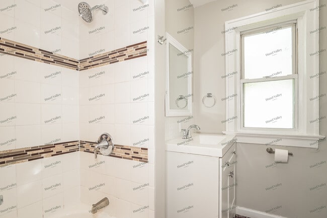 Building Photo - 901 Maurice Ave