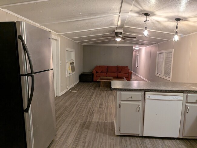 Building Photo - 158 W Taylor