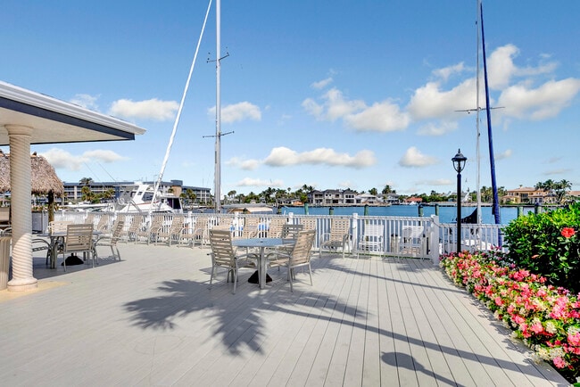 Building Photo - 210 Captains Walk