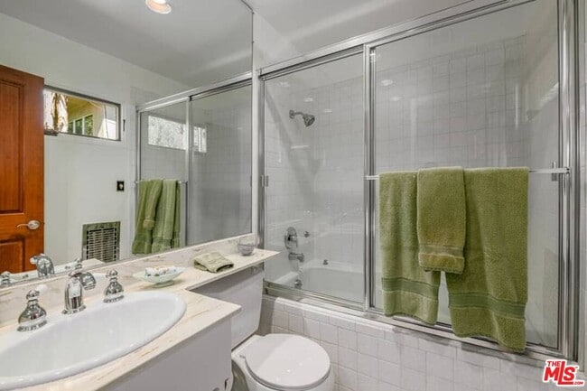 Building Photo - 9545 Dalegrove Dr