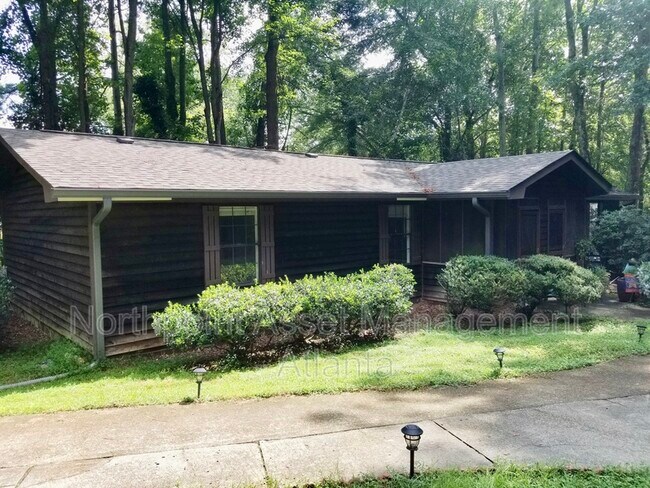 Building Photo - 889 Westland Dr SW