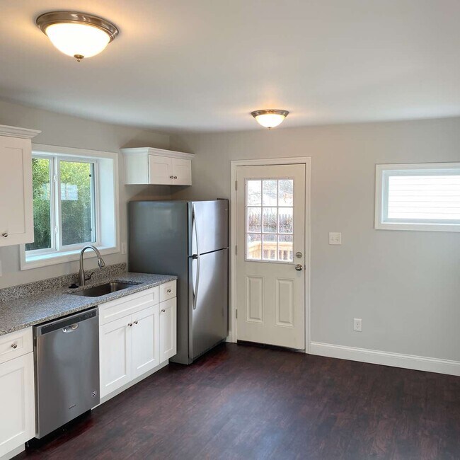 Building Photo - 1812 Colmar Rd