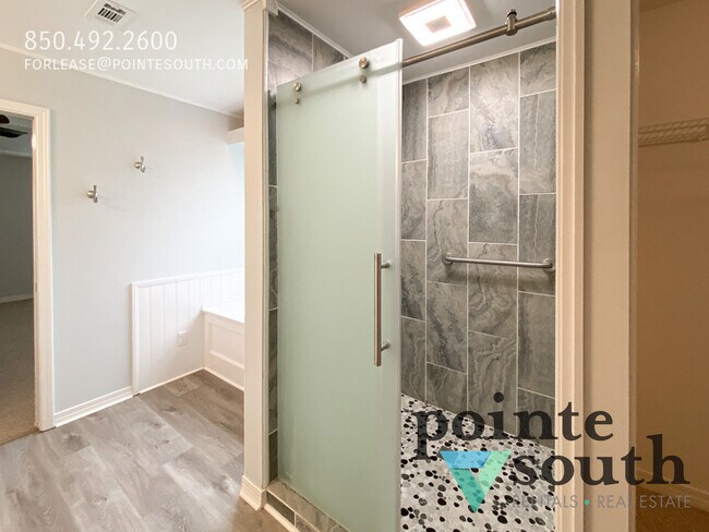 Building Photo - 9678 Westgate Cir