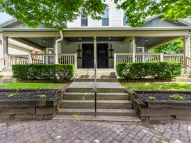 Building Photo - 1112 Clinton St