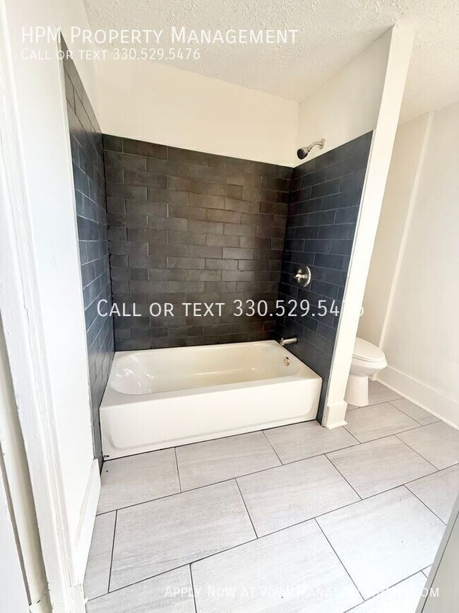 Building Photo - 2806 10th St SW
