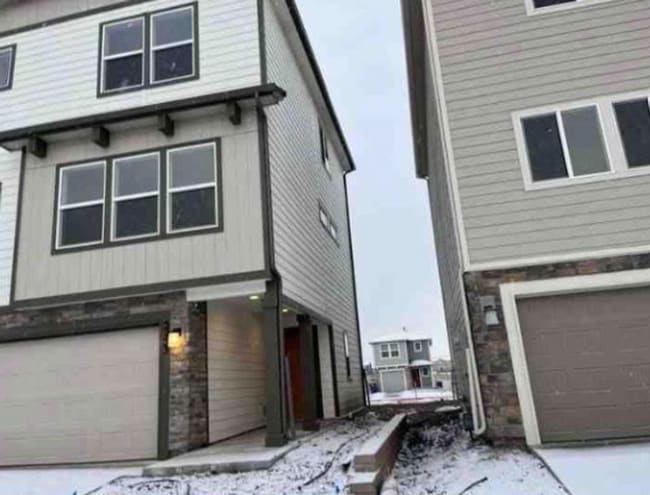 Building Photo - 5253 Painted Sky View