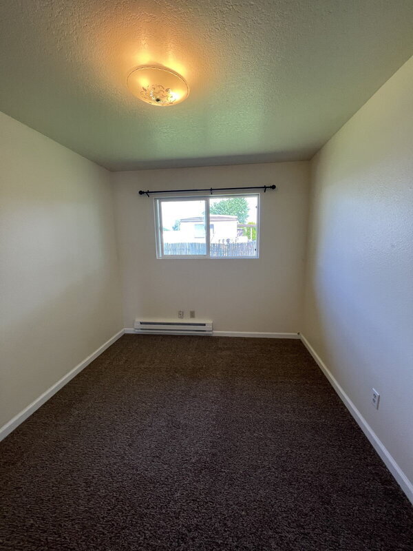 Building Photo - 1826 N Crestmont Dr