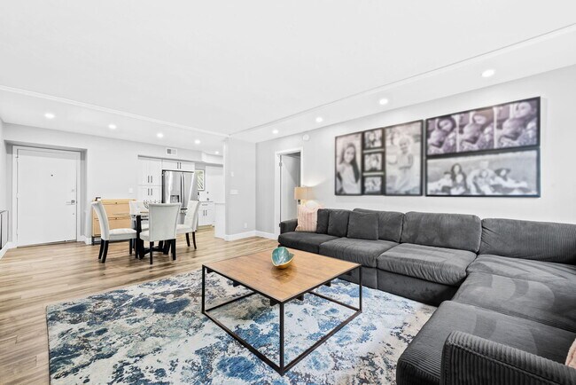 Building Photo - 1881 Middle River Dr