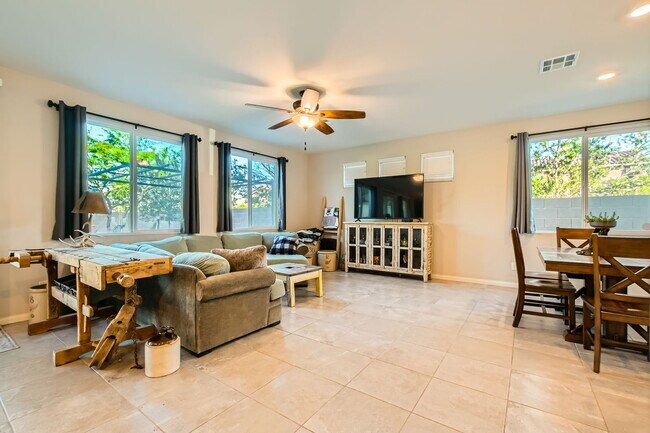 Building Photo - GATED 2-STORY HOME!