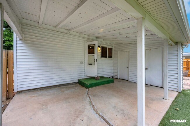 Building Photo - Spacious 3BR House in Denver